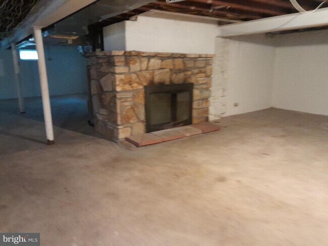 Building Photo - 6731 Edwards Ave