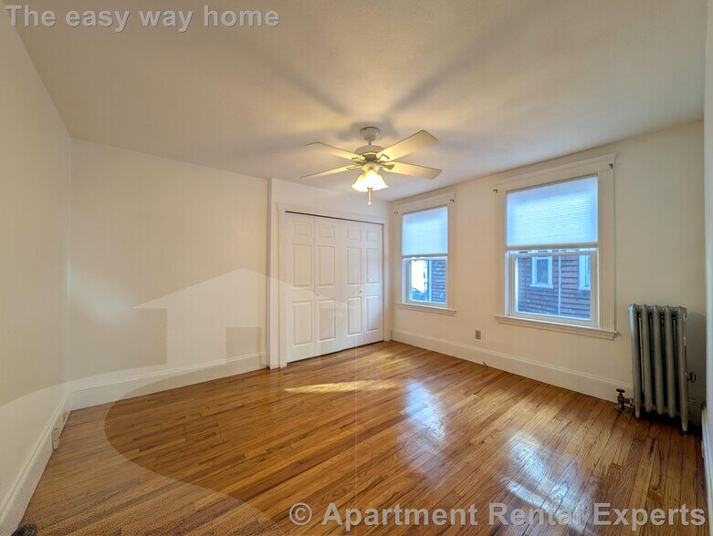 Building Photo - 119 Lowell St