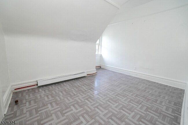 Building Photo - 26 Treacy Ave