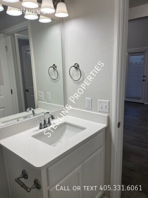Building Photo - 408 Haven St