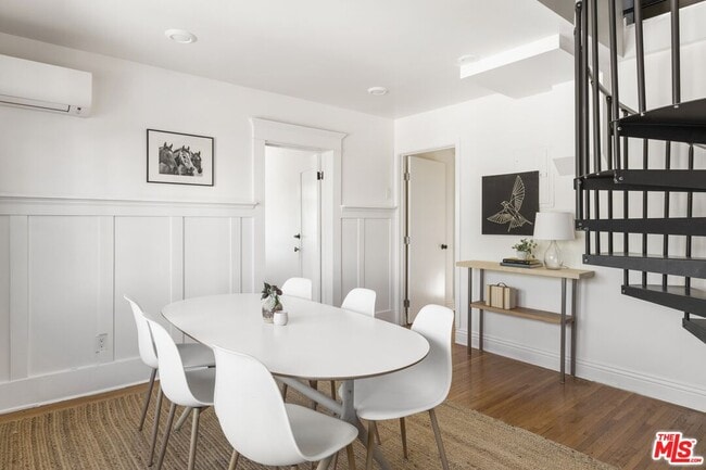 Building Photo - 211 S Burlington Ave