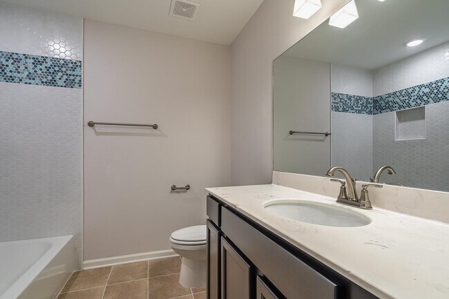 Building Photo - 84 N Rembert St