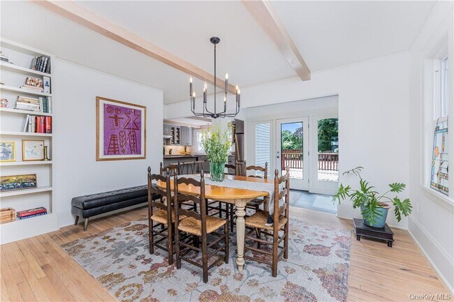 Building Photo - 12 Risley Pl