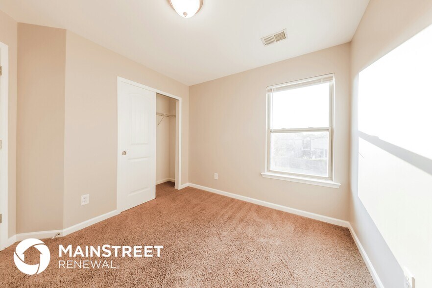 Building Photo - 140 Blackberry Cv