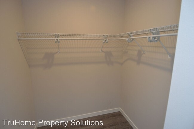 Building Photo - 3 br, 3.5 bath House - 1079 Thames Court