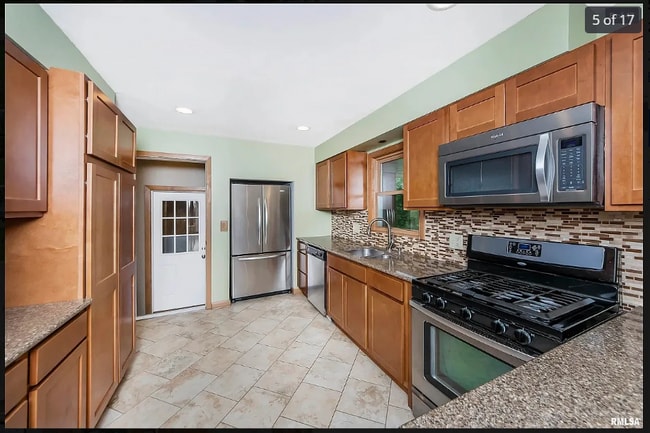 Building Photo - 224 Mt Aire Dr