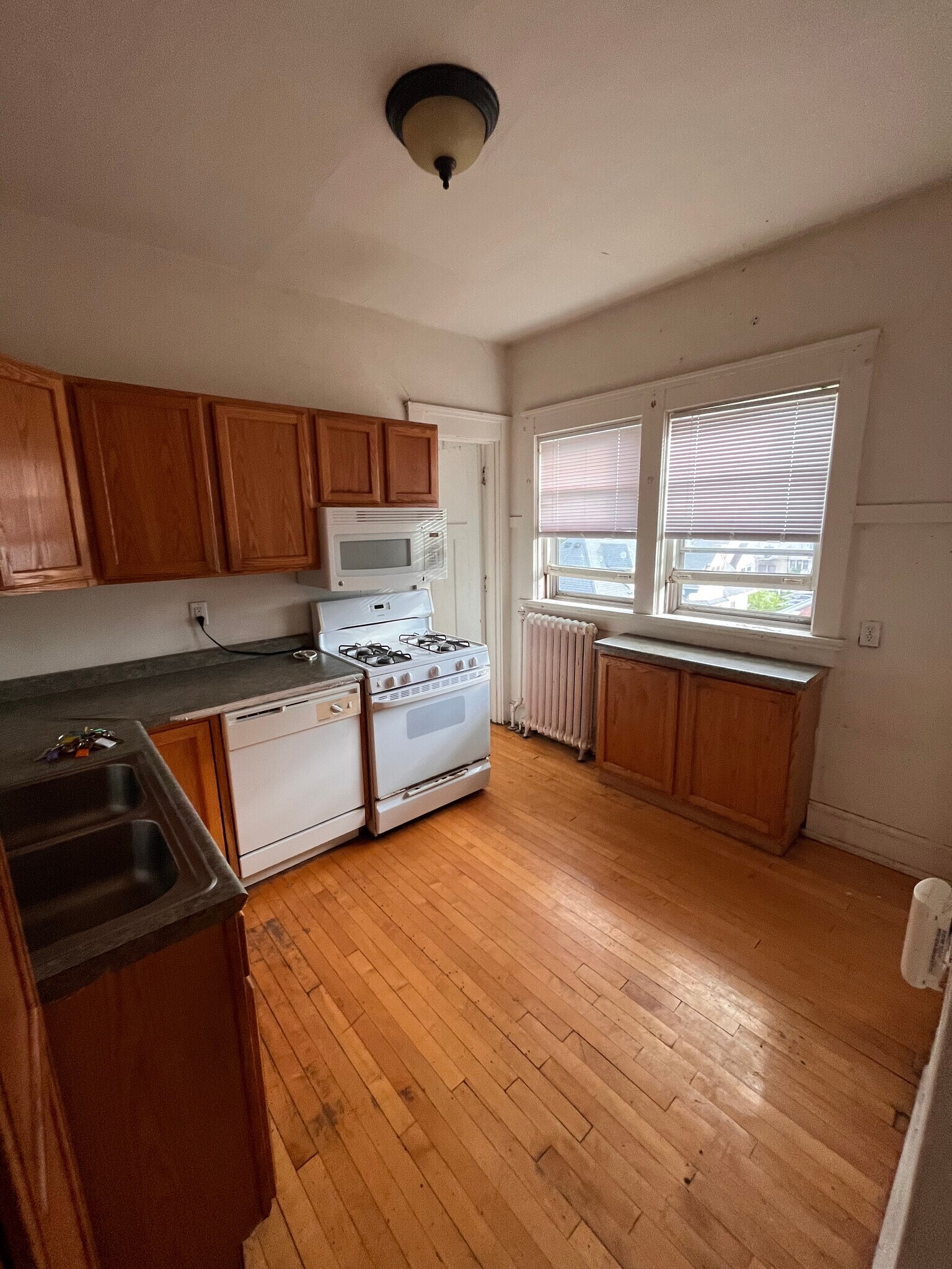 Building Photo - 111 E Gorham St