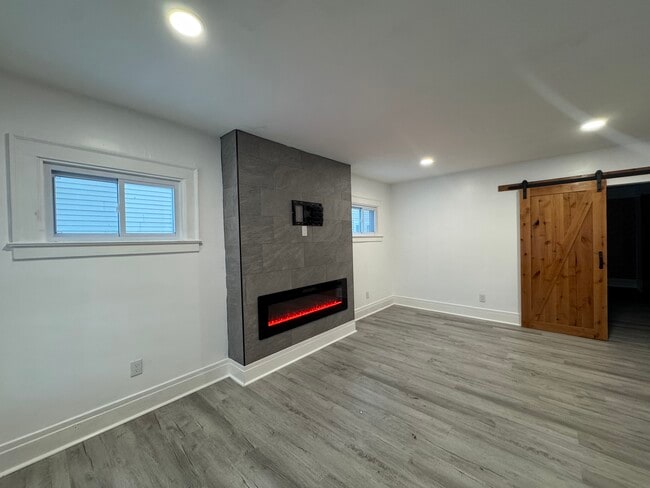 Building Photo - 140 S Collingwood Ave