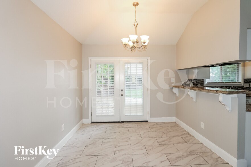 Building Photo - 15422 Pebble Lake Dr