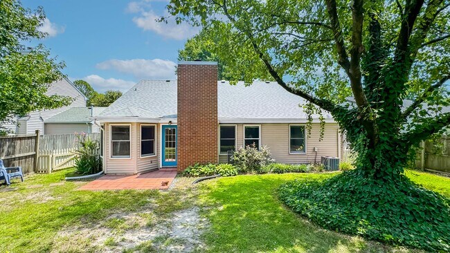 Building Photo - 5568 Annandale Dr