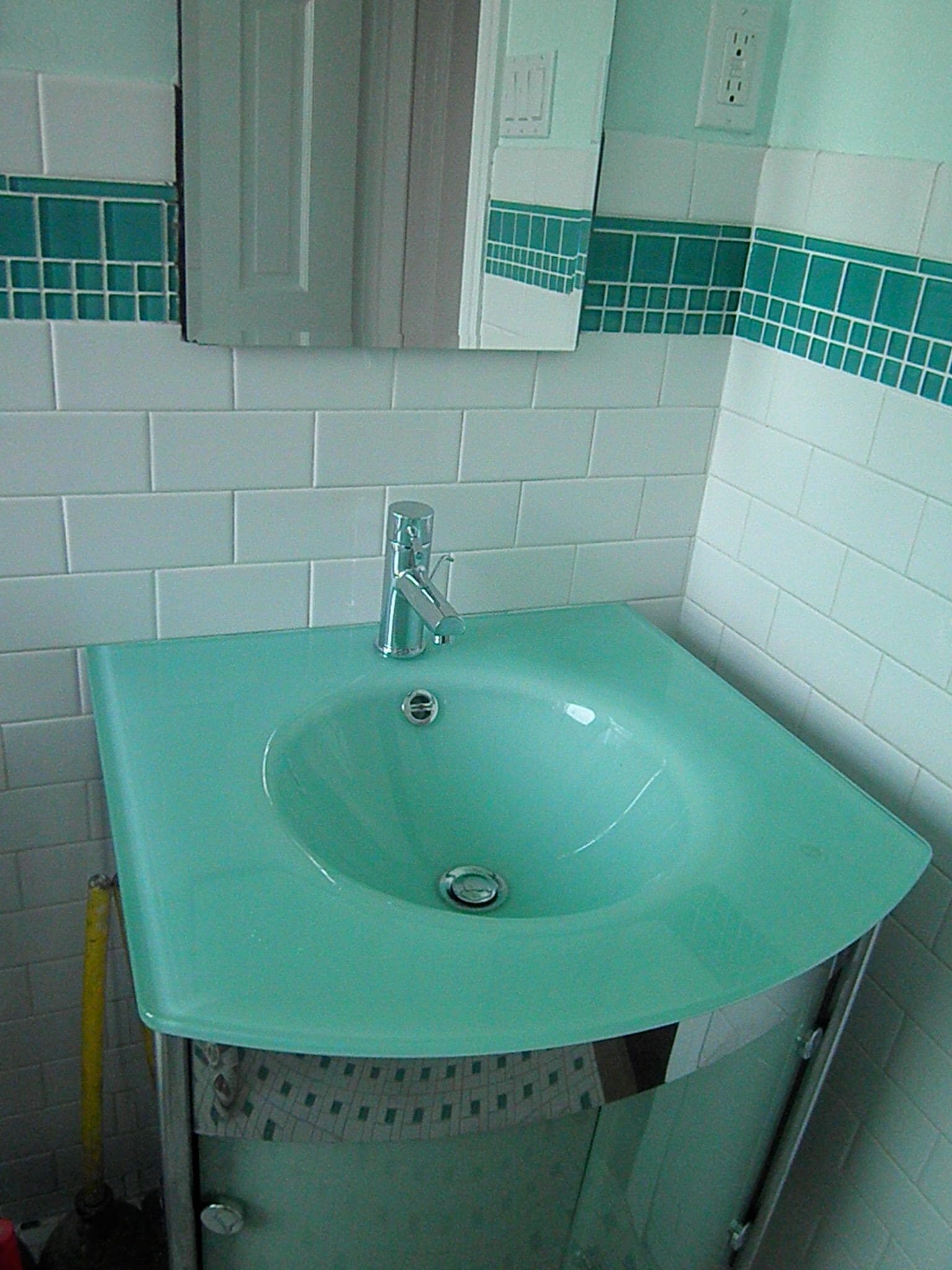 bathroom sink - 301 M St NW