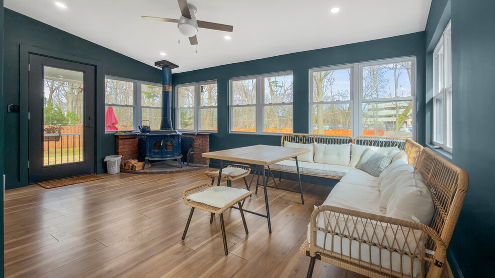 Building Photo - 44 Schlosser Dr