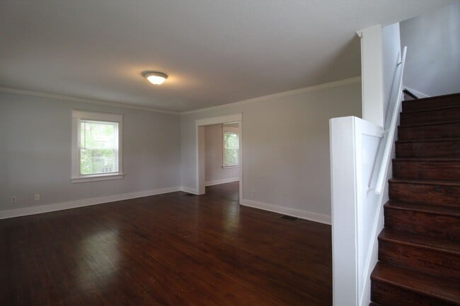 Building Photo - 2 Bedroom Home Near KU MED