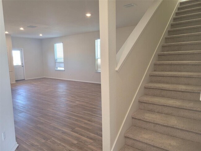 Building Photo - 222 Sugar Cane Rd