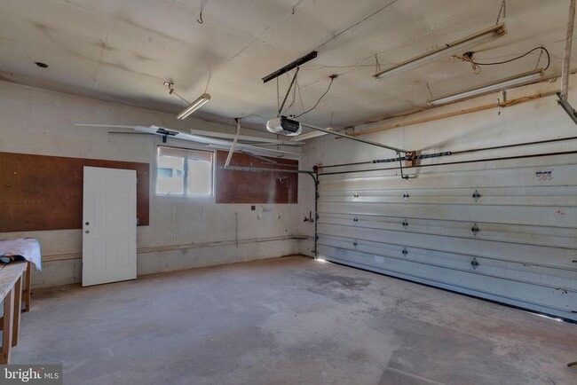 Building Photo - 370 NJ-156