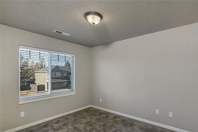 Building Photo - 63086 Dakota Dr