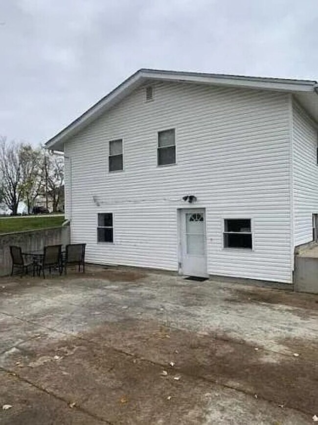 Building Photo - For Rent - Charming 2 Bed / 1 Bath Home in Stormville, NY (1,000 Sq Ft)