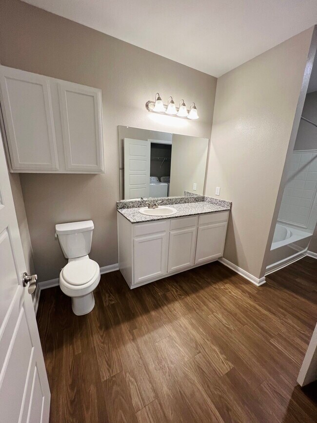 Building Photo - 472 Houston Ridge Dr