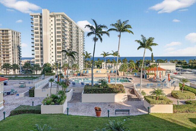 Building Photo - 3020 NE 32nd Ave