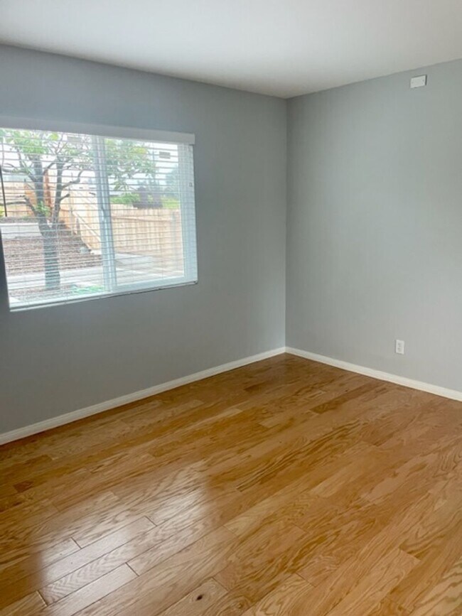 Building Photo - Completely Renovated Clairemont Home