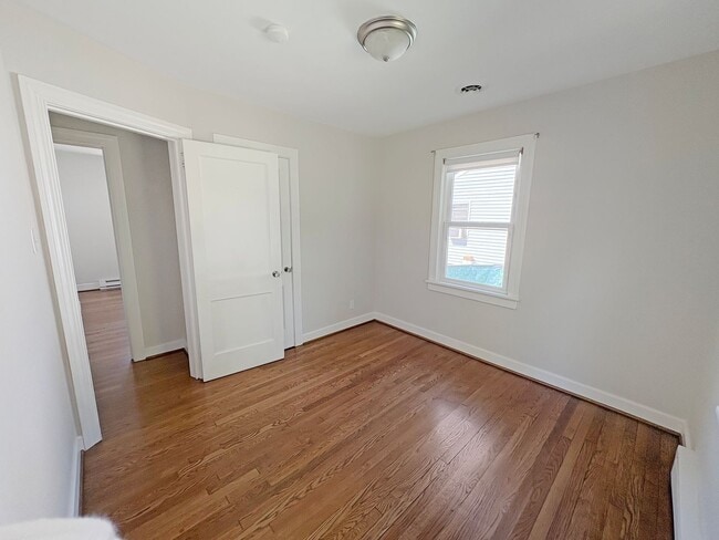 Building Photo - Newly Renovated 2-Bedroom Home in Vibrant ...
