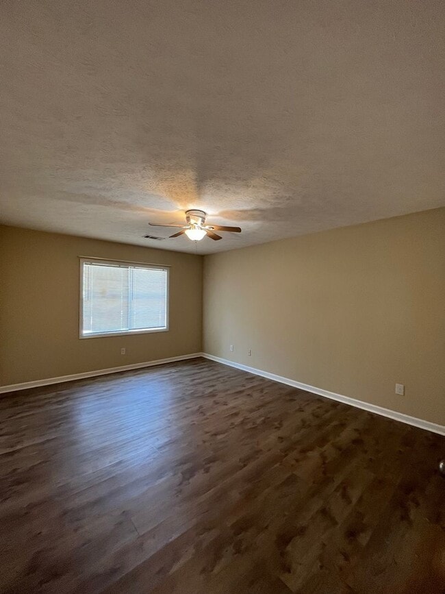 Building Photo - Beautiful Home Located Off Of Whitesville ...