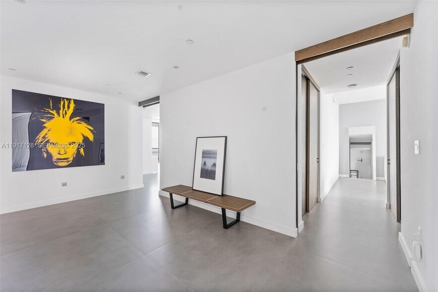 Building Photo - 900 Biscayne Blvd