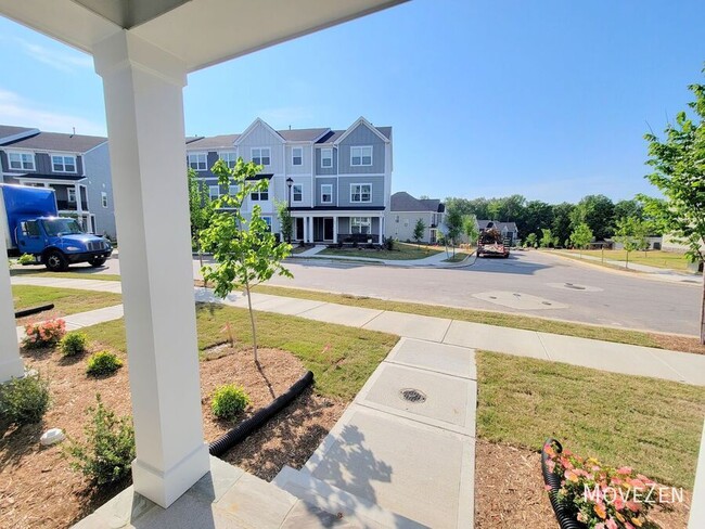 Building Photo - 828 Basswood Gln Trl