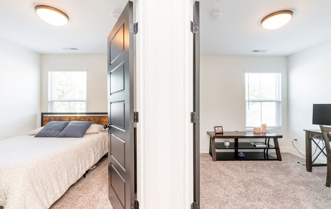 Building Photo - Do Not Miss this Beautiful piece of property.