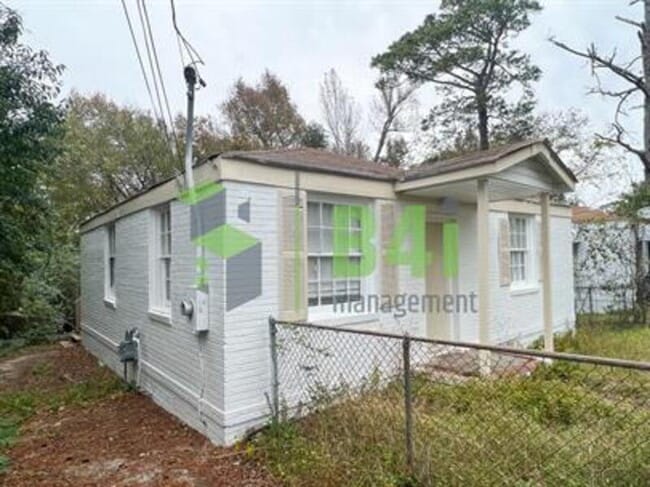 Building Photo - 159 Munson Dr