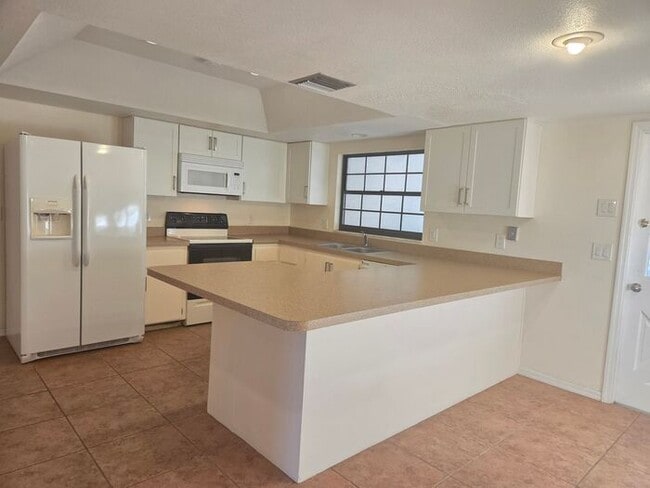 Building Photo - Rare 5BR Home for Rent in Mills 50 – Across from Lake Estelle