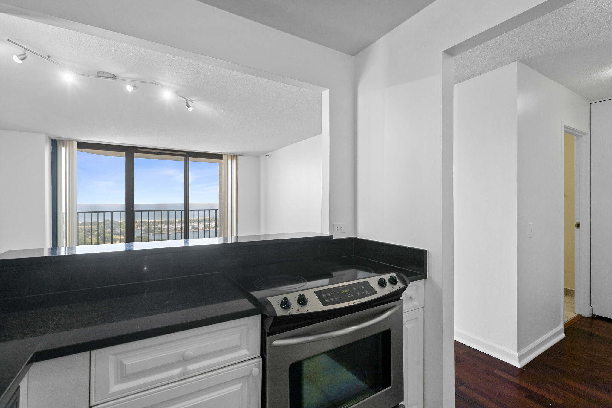 Building Photo - 3660 N Lake Shore Dr