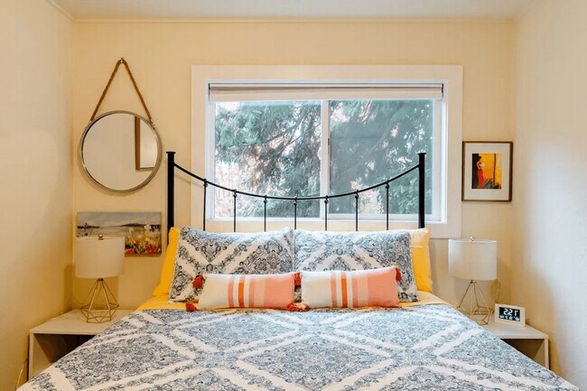 Building Photo - 756 N 76th St