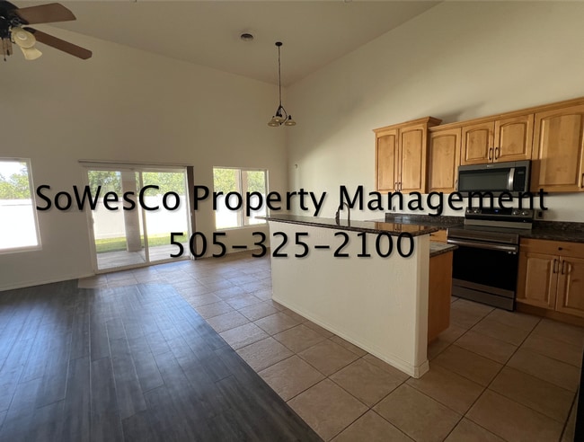 Building Photo - 4 Bedroom Home Built in 2018, near Country Club