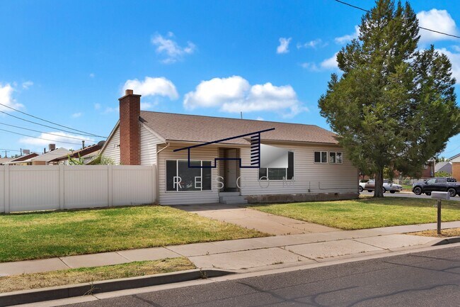 Primary Photo - Washington Terrace 2 Bedroom Home!
