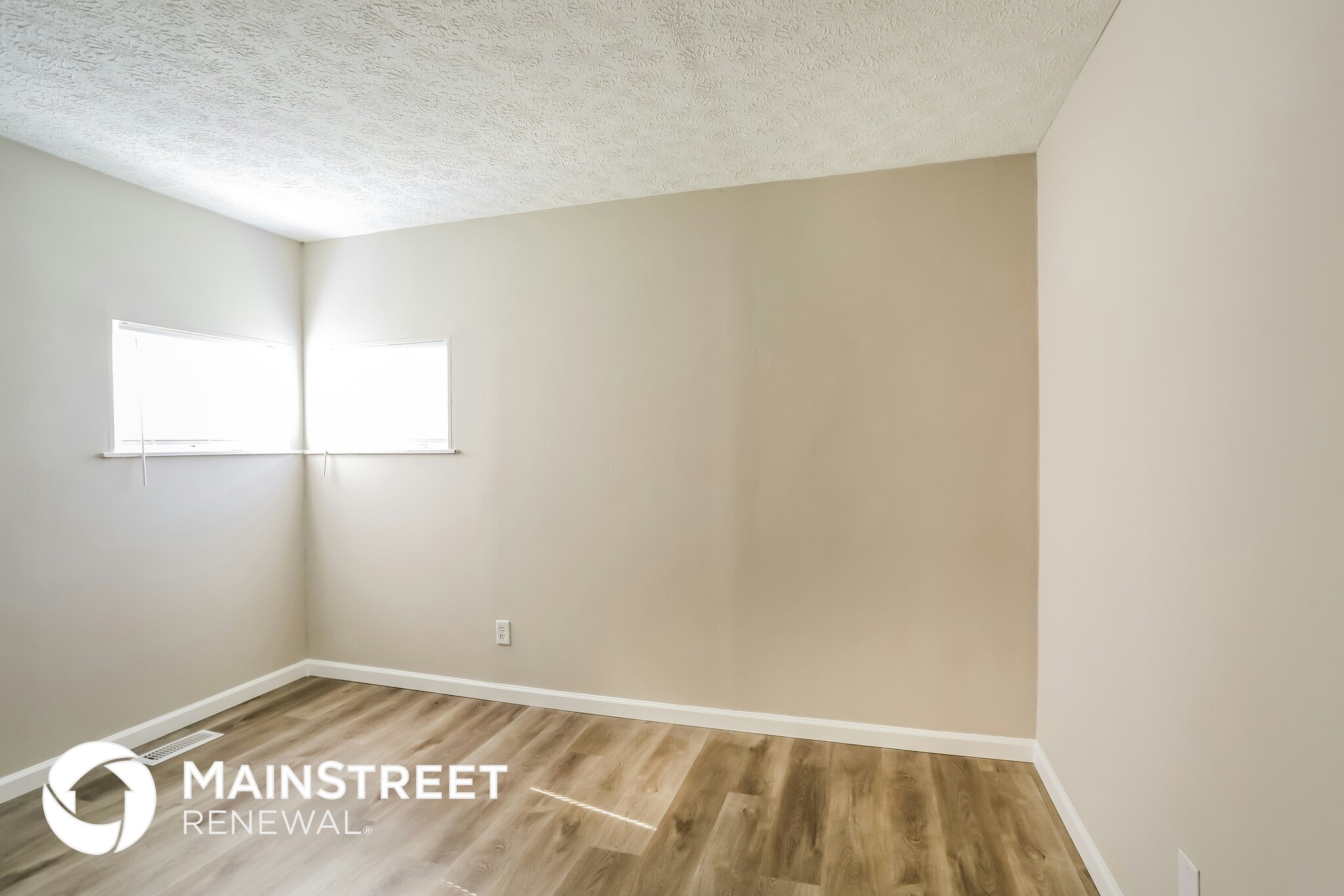 Building Photo - 2475 Lawndale Ave