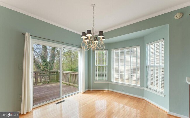Building Photo - 575 Hunters Rd