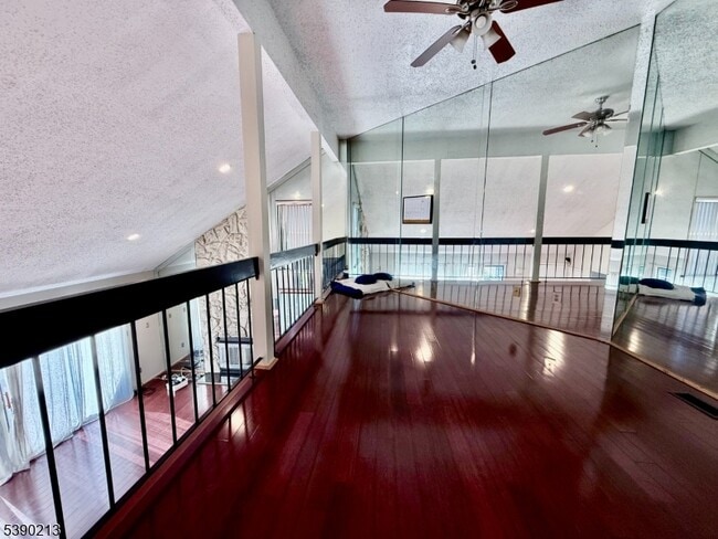 Building Photo - 105 Westgate Dr