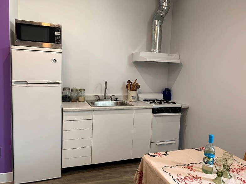 Building Photo - 2055 Barnett Way