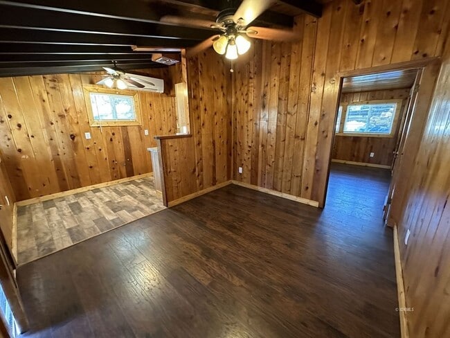 Building Photo - 25630 Oakwood St
