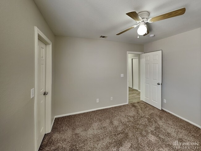 Building Photo - 523 Landra Ln