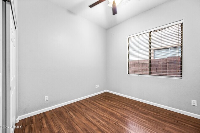 Building Photo - 4231 E Marshall Ave