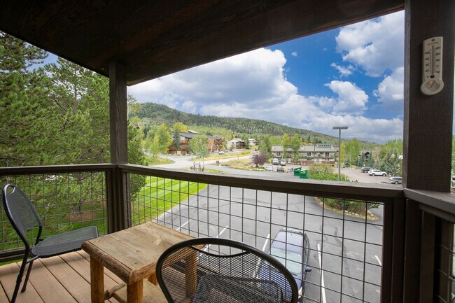 Building Photo - 2933 Mountaineer Cir