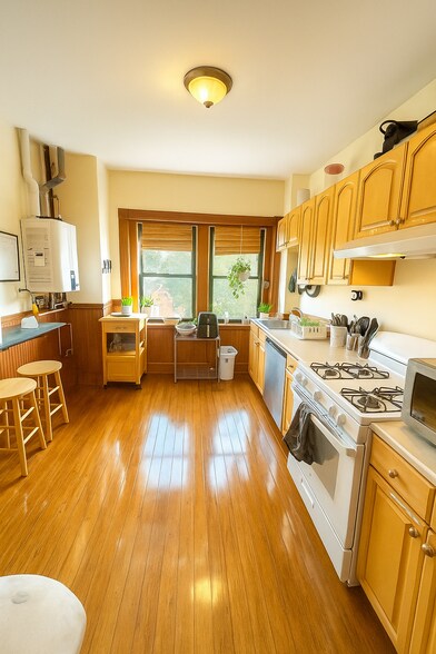 Primary Photo - 2020 Massachusetts Ave