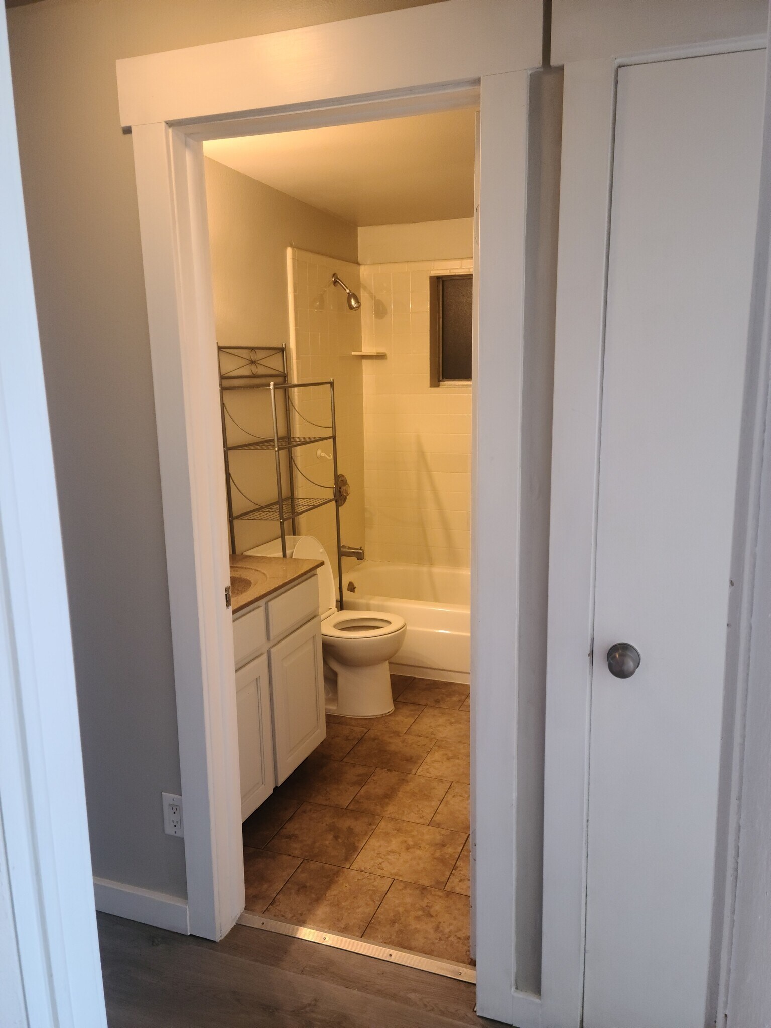 Building Photo - 4860 S 250 W