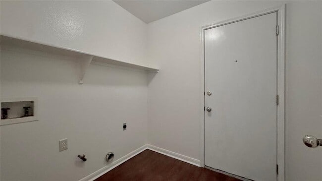 Building Photo - 902 Jasmine Trail