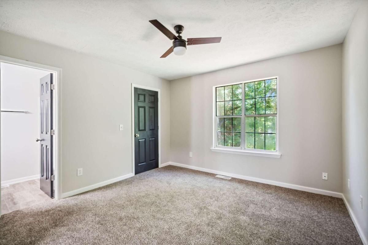 Building Photo - 6458 Bedford Ln