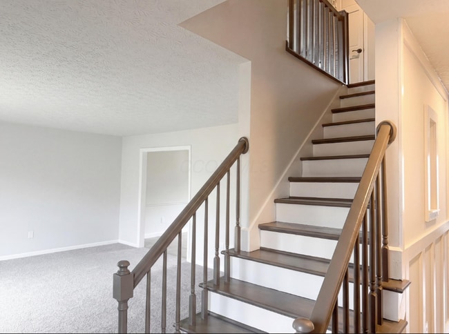 Building Photo - 6288 Fence Row Ln