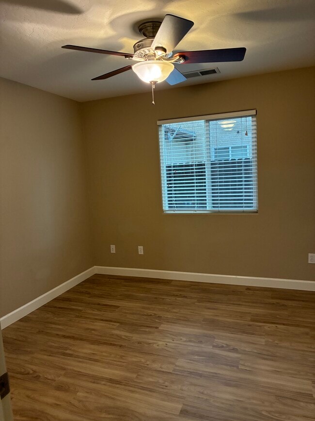 Building Photo - 4734 W Reese Ave