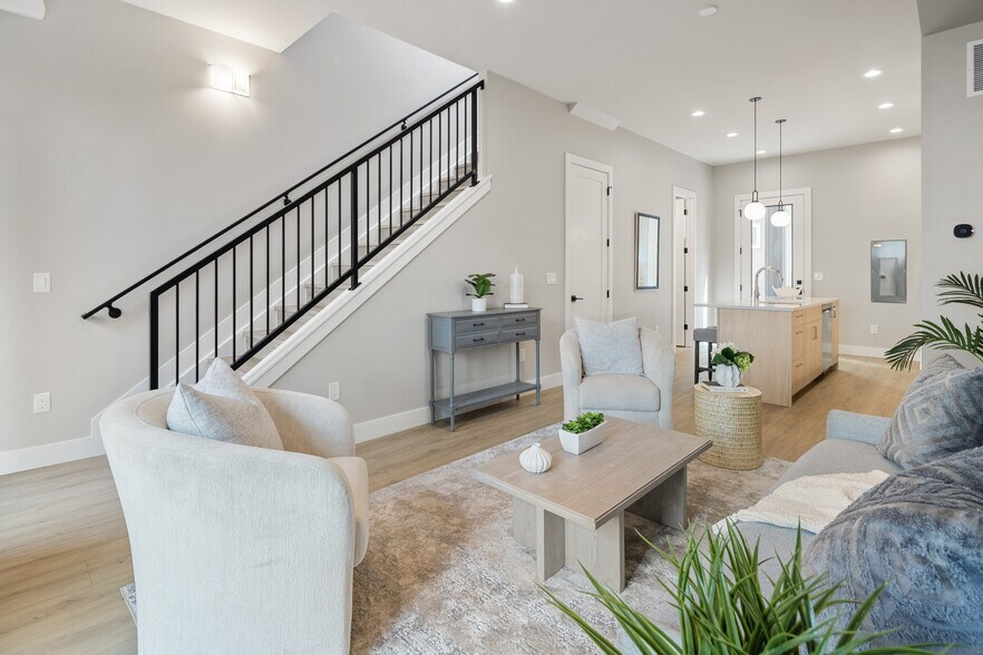 Building Photo - 2025 W 48th Ave